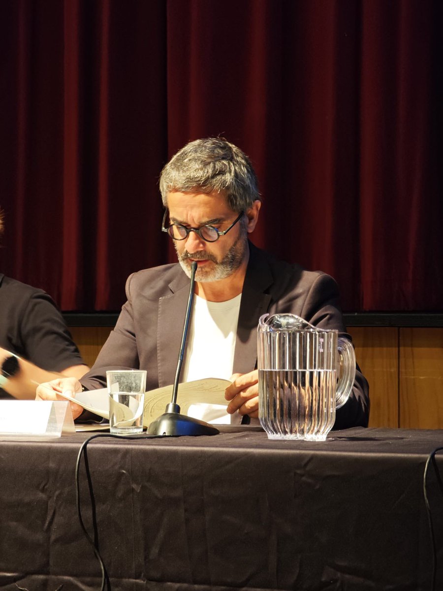 PSC_SantMarti's tweet photo. 🏛️ Assistim al #ConsellClotCampArpa.

🌹 Presidit pel nostre conseller de barri, Dani Calvo, s’ha presentat:

🔴 El procés d’obres realitzades al c/Rogent.

🔴 El pla d’usos.

🔴  La promoció de pisos d’Illa Glòries, en matèria d’habitatge. https://t.co/IjiPI2JsSe