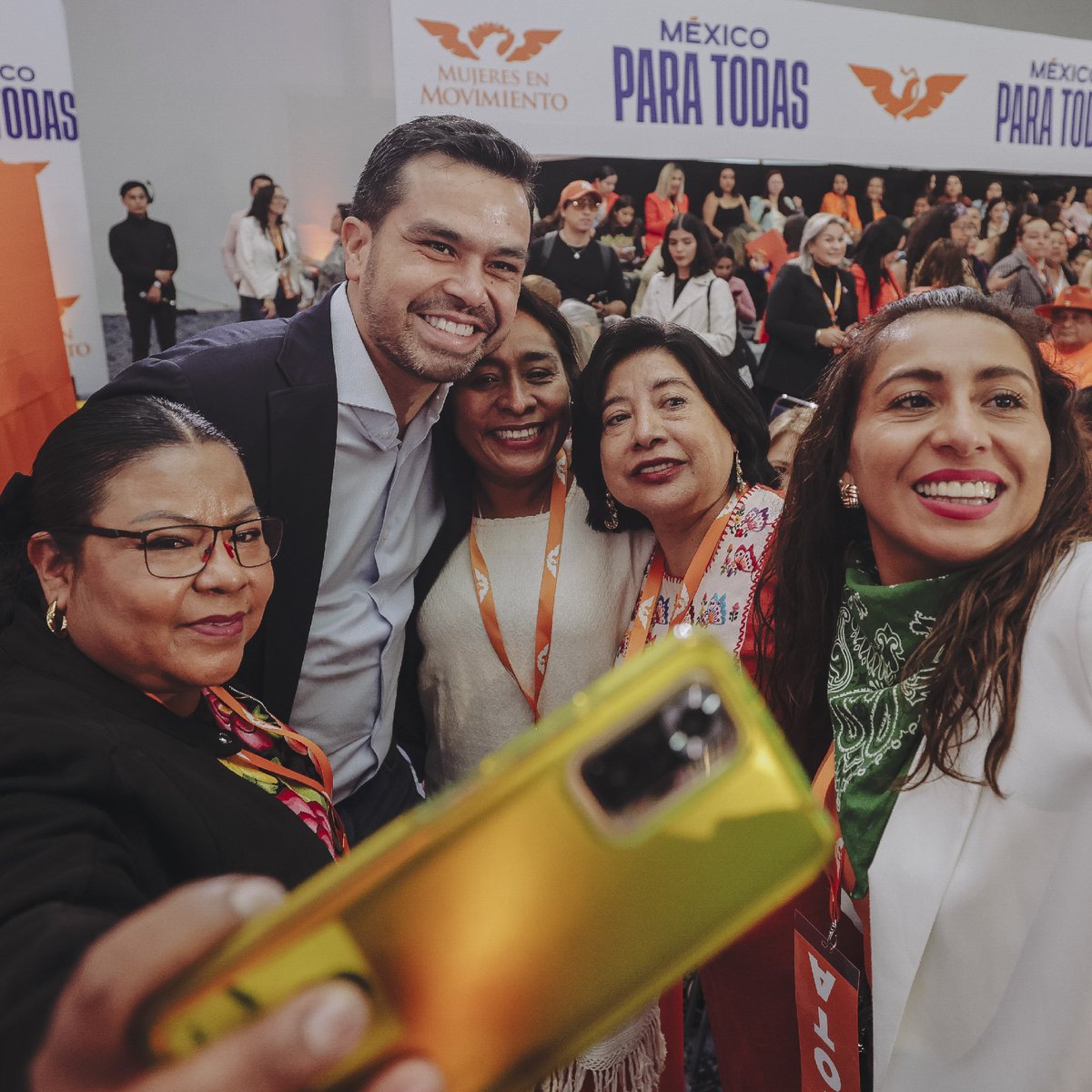 AlvarezMaynez's tweet photo. La tercera convención nacional de @MujeresMovMX fue un momento para agradecerle a cientos de candidatas y compañeras que hicieron posible una votación histórica.

Vamos a seguir impulsando derechos y causas como el sistema nacional de cuidados y las licencias de paternidad junto a miles de compañeras 💜.