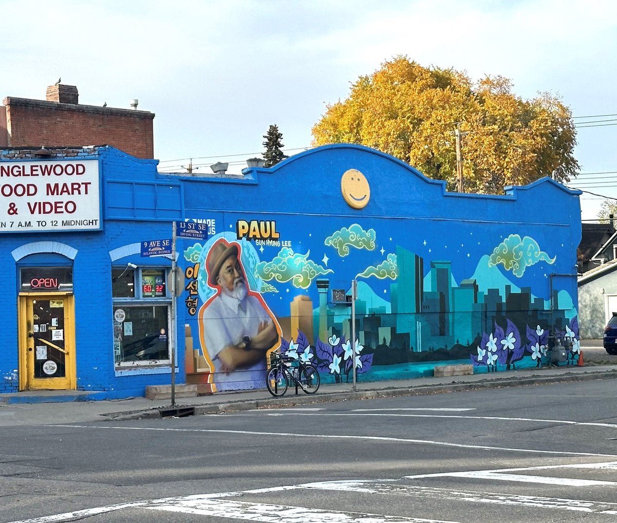made_nous's tweet photo. and award-winning Canadian actor @PaulSunHyungLee’s mural brings fresh energy to Calgary’s Inglewood neighborhood! https://t.co/gal4Krm9OQ