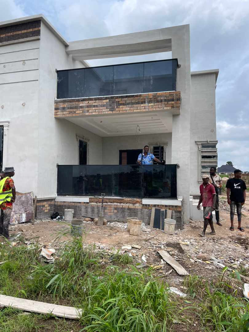 Sochima_Elly's tweet photo. When it comes to shower cubicle, aluminum windows, doors and hand rails we offer the best designs. 
Send us a message or call us today 08080235096 https://t.co/EzsLM89mmz