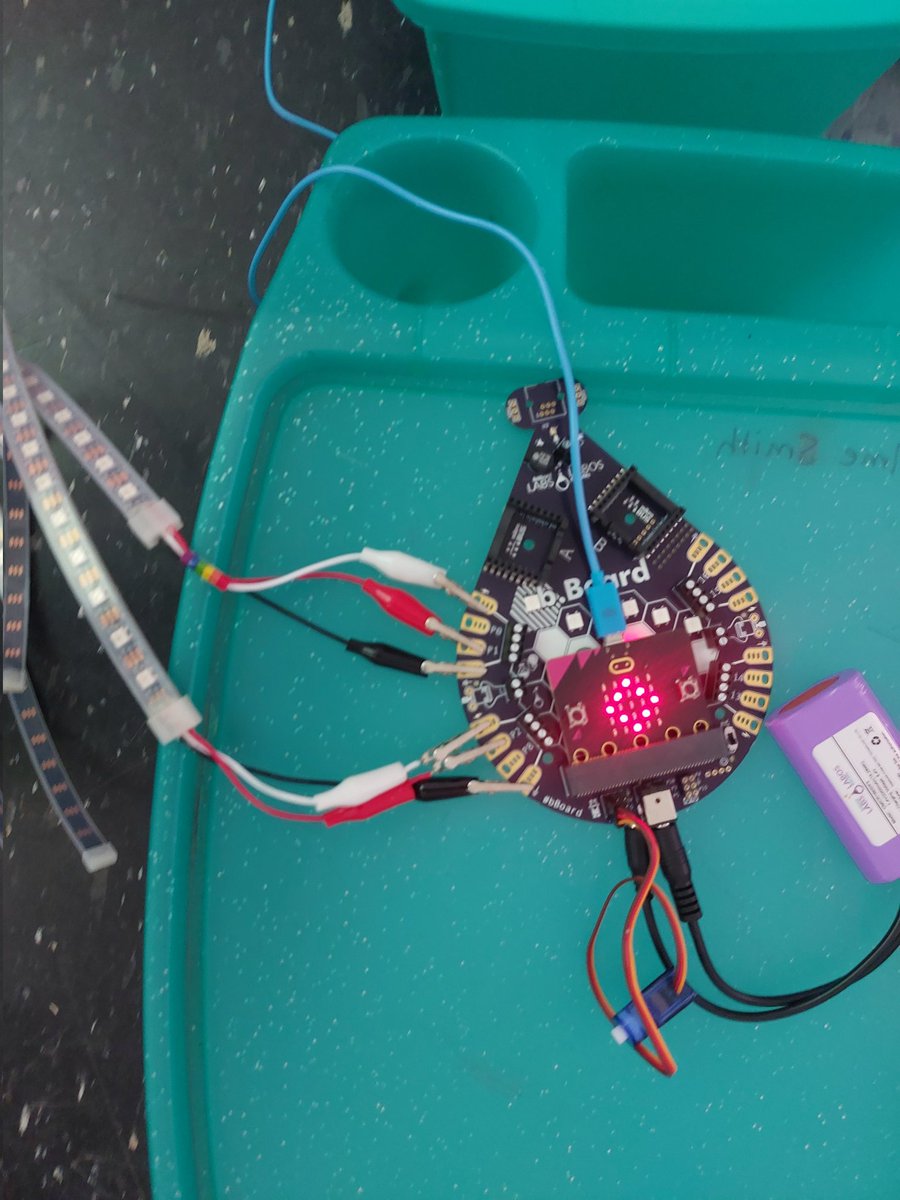 Coding our lights and motors! 👻💡🏚 #HauntedHouse #coding #bboard