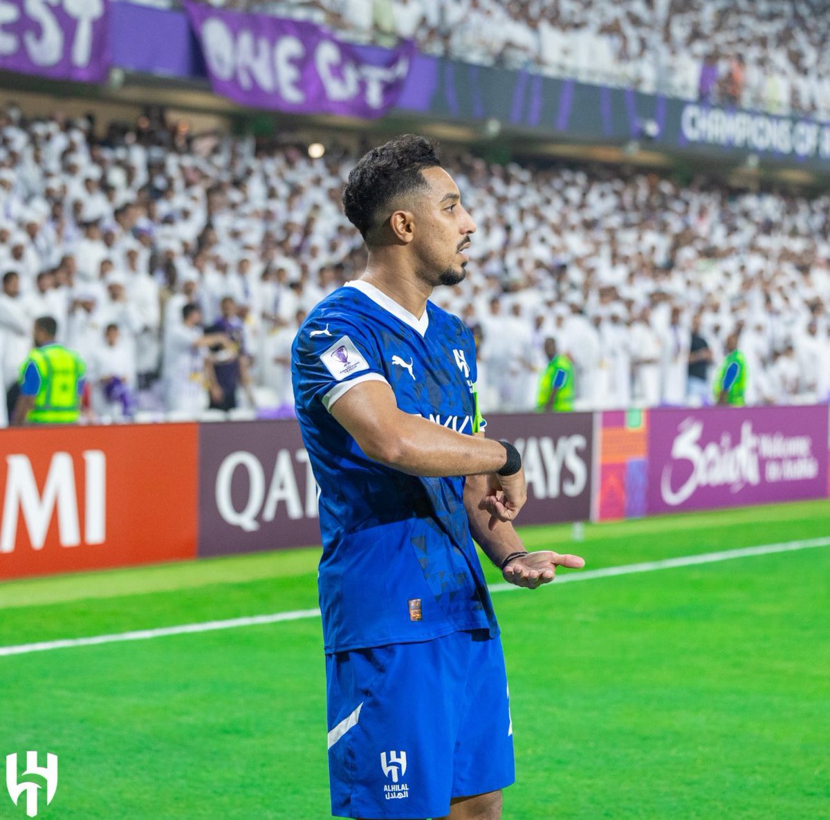 1SMi_'s tweet photo. في استاد هزاع بن زايد سالم الدوسري يثبت انه افضل لاعب عربي في قارة آسيا شخصية عظيمة وهاتريك تاريخي 💙🐐 https://t.co/dPTwFJ4Vgv