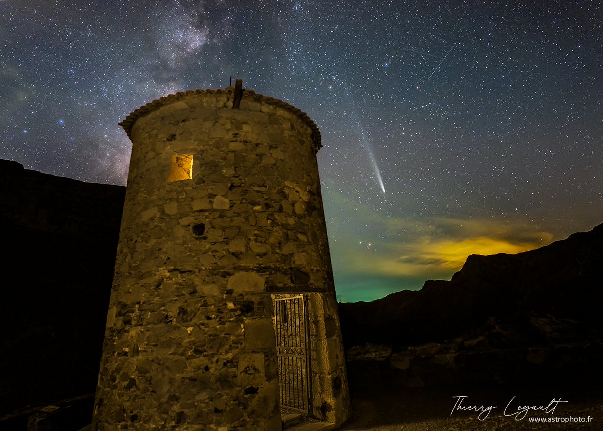ThierryLegault's tweet image. My very last shot of Tsuchinshan-ATLAS from Gran Canaria last night...before going back to France! 馃
Sigma fp mod &amp; 20mm 1.4 Art DG DN, 15s @f/2
