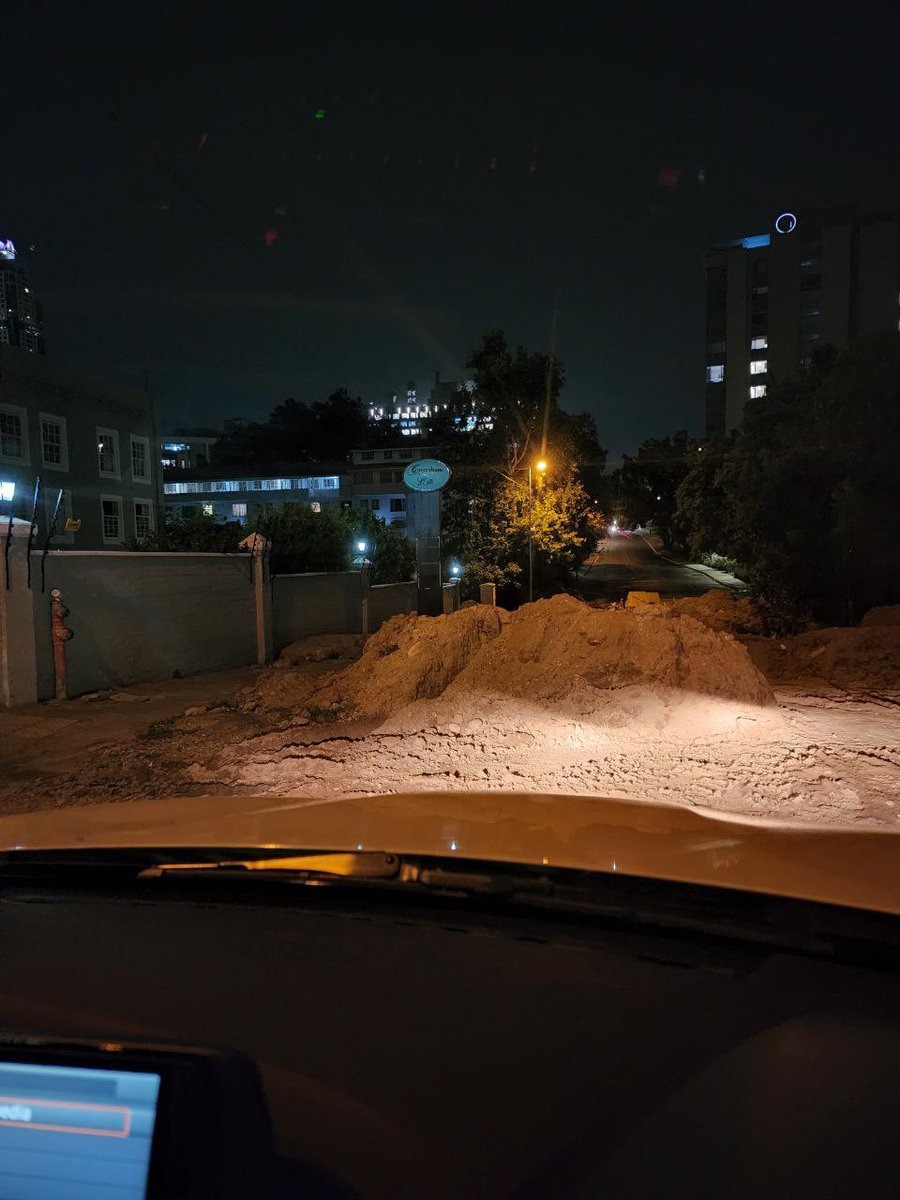 Sameer__Osman's tweet photo. @megsxhopwood @JHBWater Does not help that there’s no one from @JHBWater attending to the burst pipe. https://t.co/oNwNs8tb11