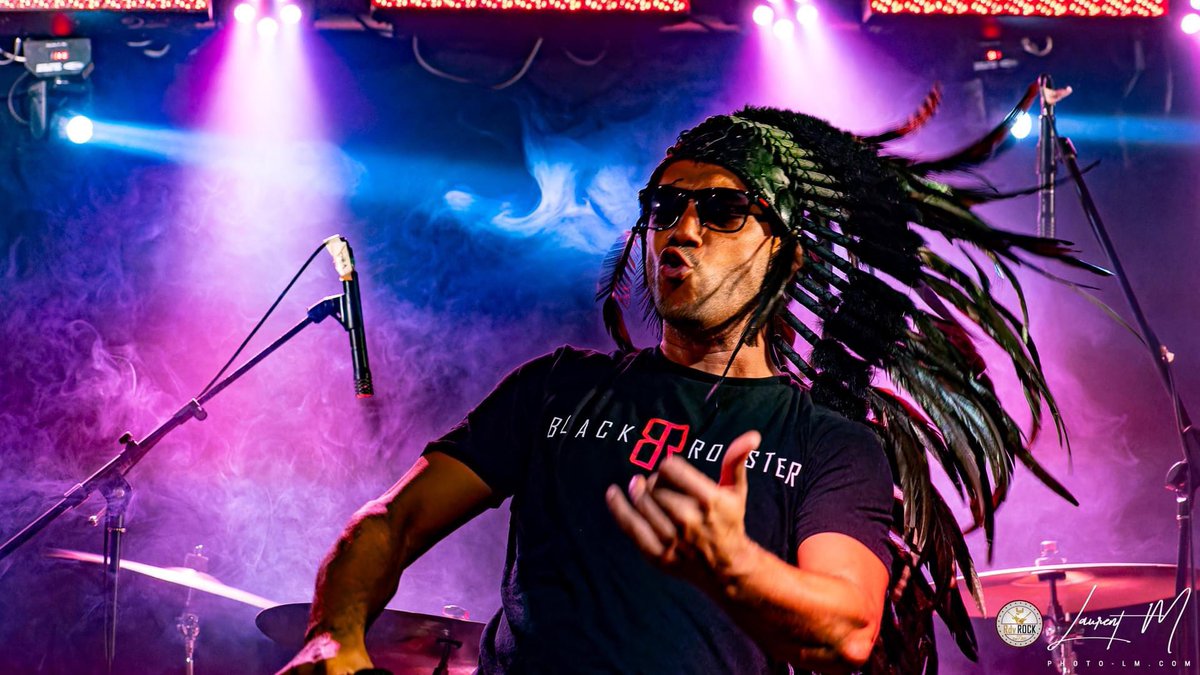 Pas encore en vacances… mais déjà en concert 🤗 youtu.be/VxEZ_dzCbbY?fe…