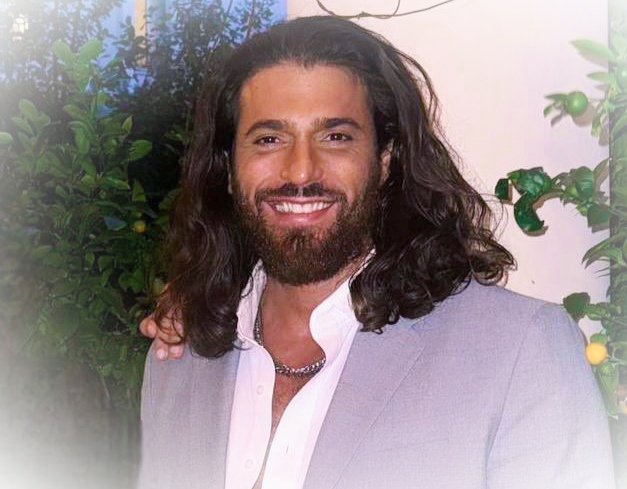 Esa sonrisa única refleja un mar de felicidad!
Can disfruta de este presente tan merecido!!
#ElTurco
#CanYamanMIPCOM24
#CanYaman