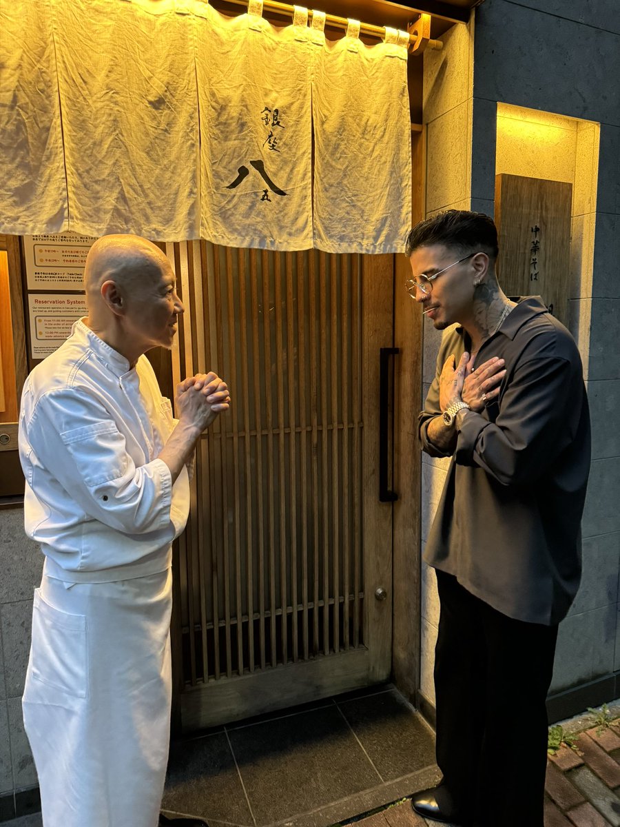 rauwalejandro's tweet photo. “Cosa Nuestra” es compartir la cultura. Ya falta poco… 🇵🇷🇯🇵 https://t.co/Pt4iShy5Gw