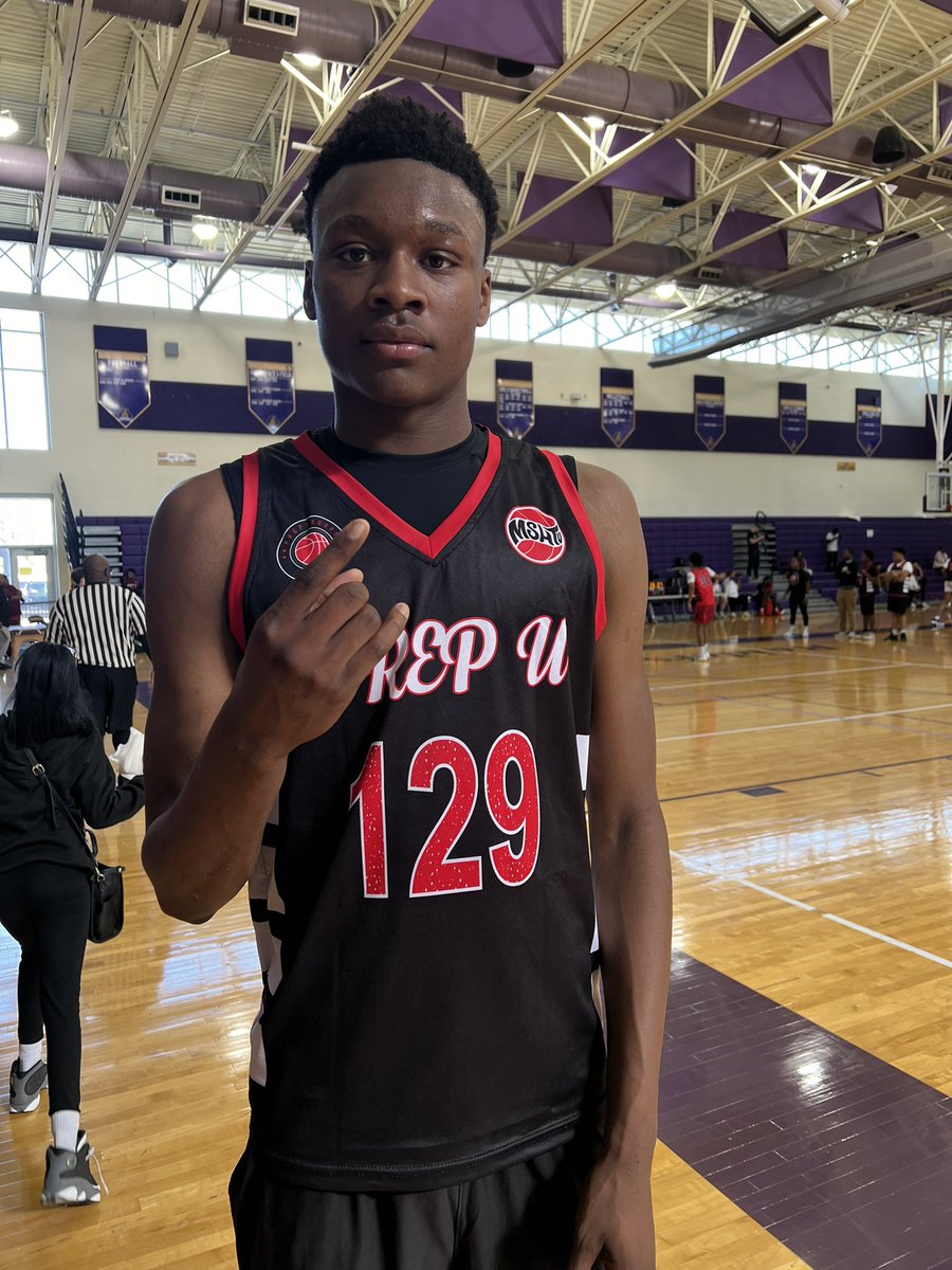 <a href="/BrodyFieldss/">Brody</a> <a href="/Phenom_United/">Phenom United Basketball</a> 6’10 2025 F Shaun Showes has his best basketball ahead of him. Showes can run the floor well and he is really athletic. Showes is an elite rim protector and a beast on the boards. He is a late bloomer that colleges need to keep an eye on. 

<a href="/DShowes16/">Daeshaun Showes</a> 
<a href="/midtownmiddies/">Middletown Middies</a>