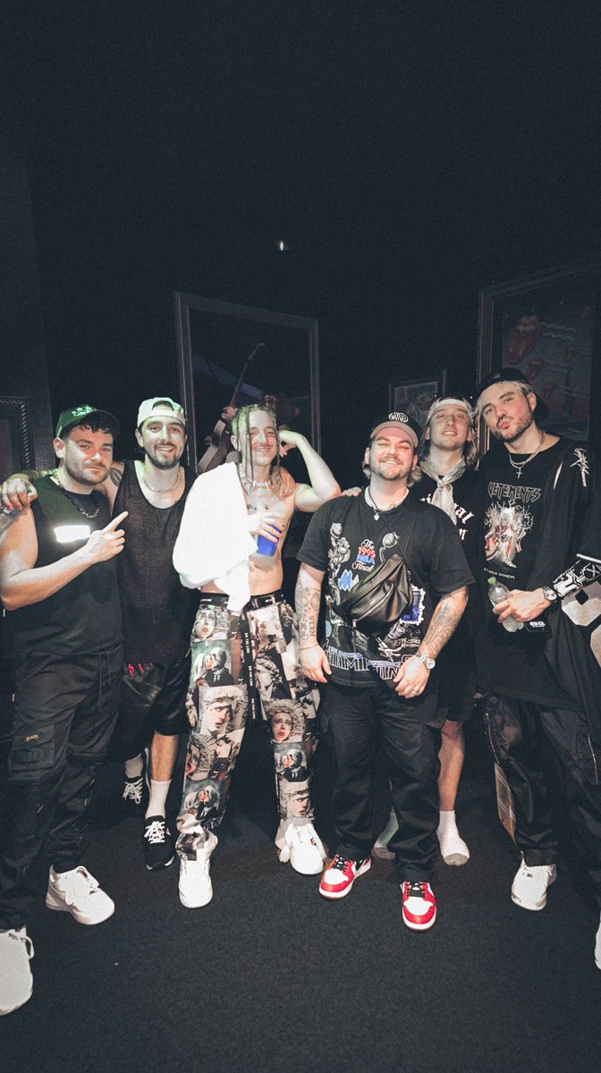 saucetin hull (@austinhull23) on Twitter photo crazy how many years led up to this moment π€
Canβt wait for the album next week π«Άπ»
<a href="/ChaseAtlantic/">CHASE ATLANTIC</a>
<a href="/ChristianAntho/">KRAS β€οΈ</a>
<a href="/MitchelCave/">mitty</a>
<a href="/ClintonCave/">CLINTON CAVE</a>
<a href="/JessePBoyle/">JESSE BOYLE</a>
<a href="/PatrickDWilde/">PAT</a>
#chaseatlantic #lostinheaven #c4 crazy how many years led up to this moment π€
Canβt wait for the album next week π«Άπ»
<a href="/ChaseAtlantic/">CHASE ATLANTIC</a>
<a href="/ChristianAntho/">KRAS β€οΈ</a>
<a href="/MitchelCave/">mitty</a>
<a href="/ClintonCave/">CLINTON CAVE</a>
<a href="/JessePBoyle/">JESSE BOYLE</a>
<a href="/PatrickDWilde/">PAT</a>
#chaseatlantic #lostinheaven #c4