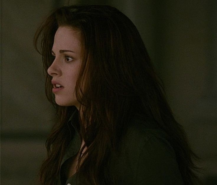 archivetwilight's tweet photo. imagine looking this beautiful in a movie. https://t.co/FtgshJCTUf