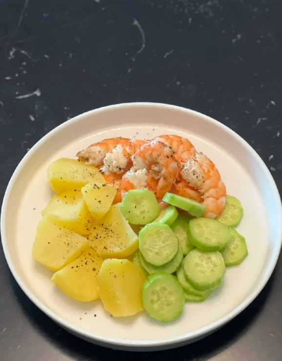 InterestLoved's tweet image. 朝起きて栄養食を作るのが大変でした