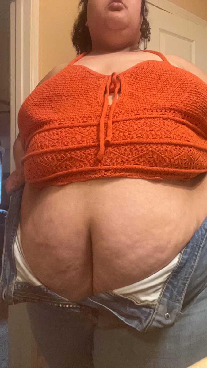 I’m busting out these jeans💕💕🥴

#bbw #ssbbw