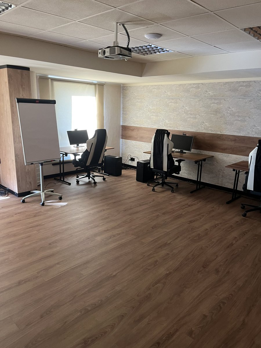 insomnia tweet media