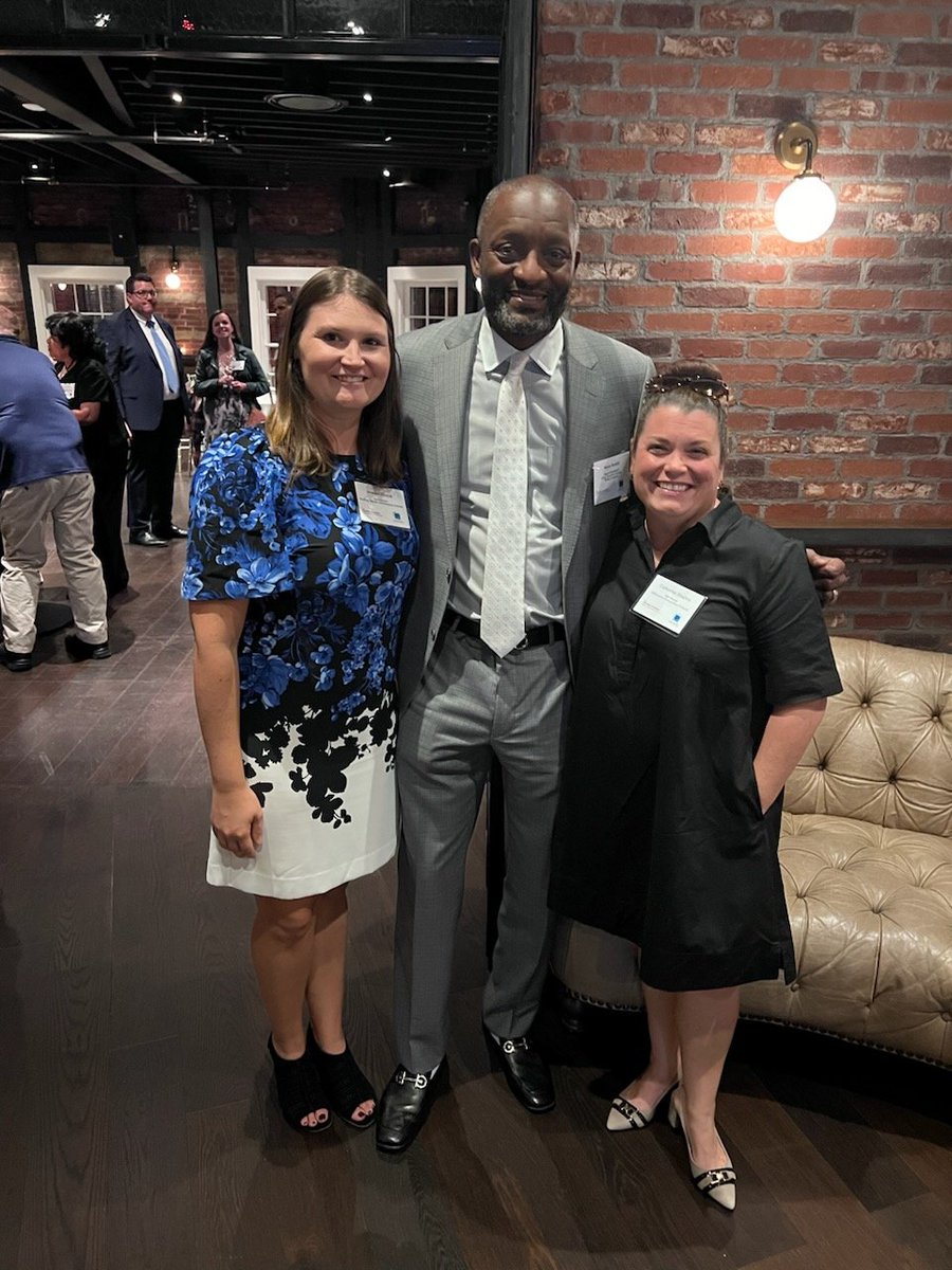 RollingKnollsES's tweet photo. A wonderful evening, honoring AACPS Teacher of the Year nominees, including our very own #AACPSAwesome Mrs. Jessica Nowak (standing to Dr. Bedell's right)! 💚🚀💚 https://t.co/SoY04jSeib