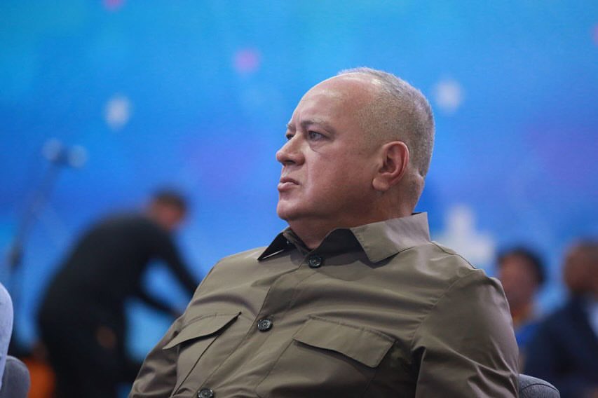 “Le planteamos a la Vpdta. Ejecutiva <a href="/delcyrodriguezv/">Delcy Rodríguez</a> el tema de la instalación en los sitios, que el pueblo participe activamente, si no lo hace activamente llamamos a la inteligencia popular, unida a todas las facilidades que tiene el ministerio como el VEN911"