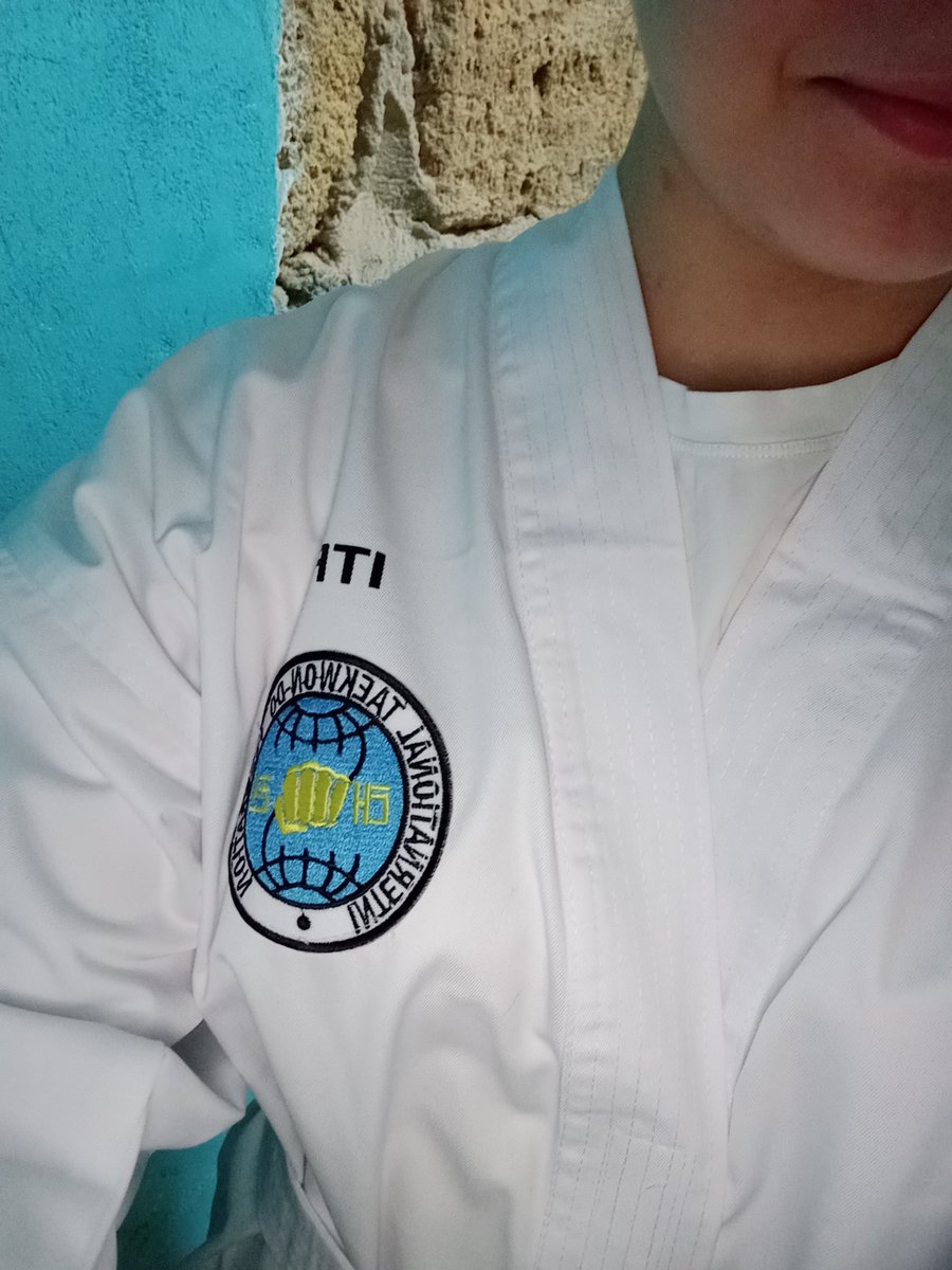 daimakkhan's tweet image. Тепер я нарешті можу поділитися з вами
Я займаюсь тхеквондо скоро як третій місяць, і я нарешті купила добок🙏🏻🥋