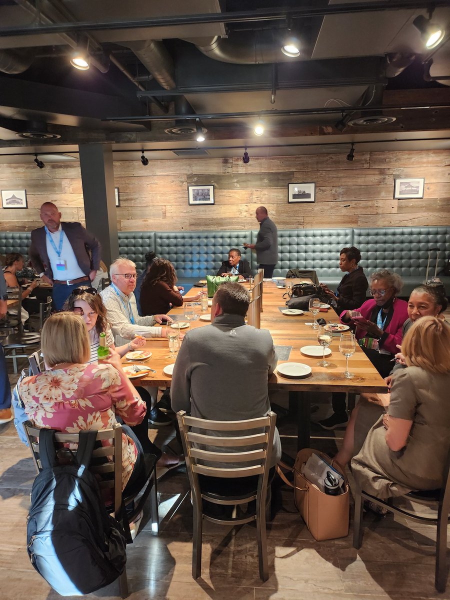 Janice Schwarze (@jschwarzeteach) on Twitter photo Was wonderful spending time with some of the <a href="/ilprincipals/">Illinois Principals Association</a> mentors this afternoon! Was wonderful spending time with some of the <a href="/ilprincipals/">Illinois Principals Association</a> mentors this afternoon!