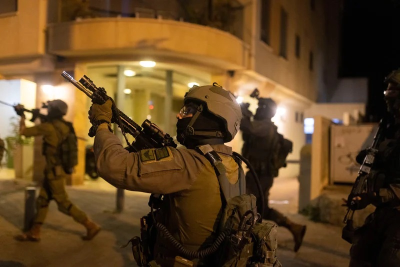 QatarNewsAgency's tweet photo. إصابات في مواجهات مع قوات الاحتلال الإسرائيلي بـ #الضفة_الغربية
#قنا #فلسطين 
https://t.co/eJlPJru7AV https://t.co/k3TV9J5edt