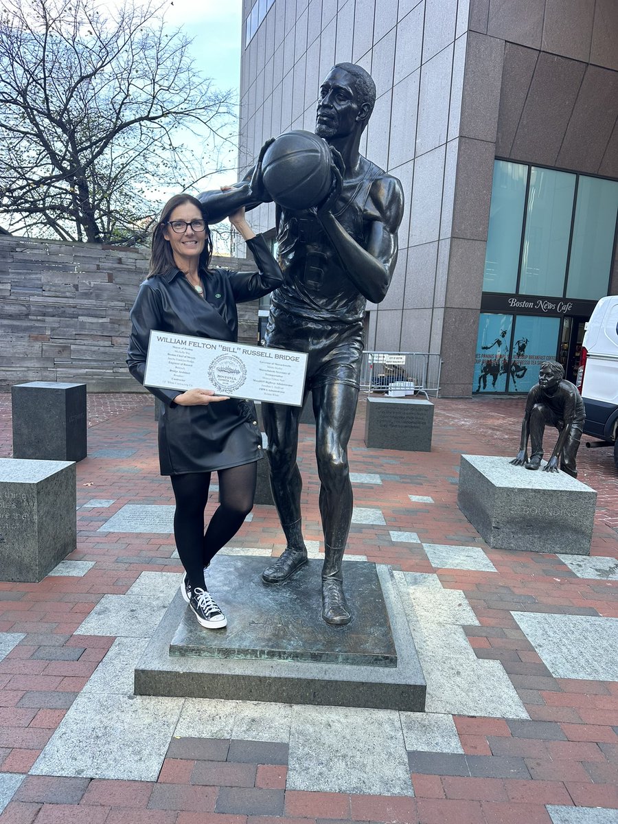 RealBillRussell's tweet image. Thank you @MayorWu, John Borders & @MassGovernor. What a wonderful day to rename a bridge. I usually bring Bill flowers but I think this will suffice 💕 I hope he is proud and looking down on us.