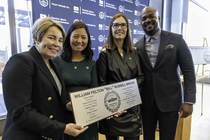 RealBillRussell's tweet image. Thank you @MayorWu, John Borders & @MassGovernor. What a wonderful day to rename a bridge. I usually bring Bill flowers but I think this will suffice 💕 I hope he is proud and looking down on us.