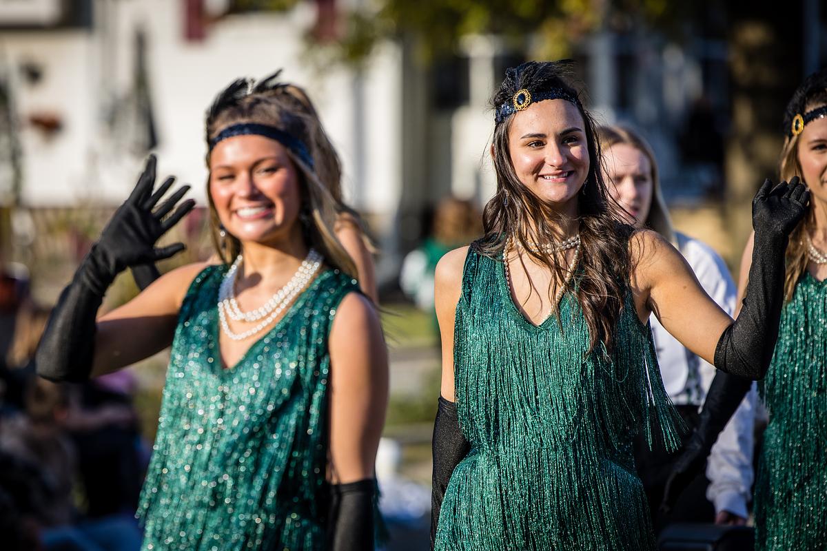 NWMOSTATE's tweet photo. Still thinking about these moments. #100YearsOfHomecoming 💚 https://t.co/nWGUVUS8Fj