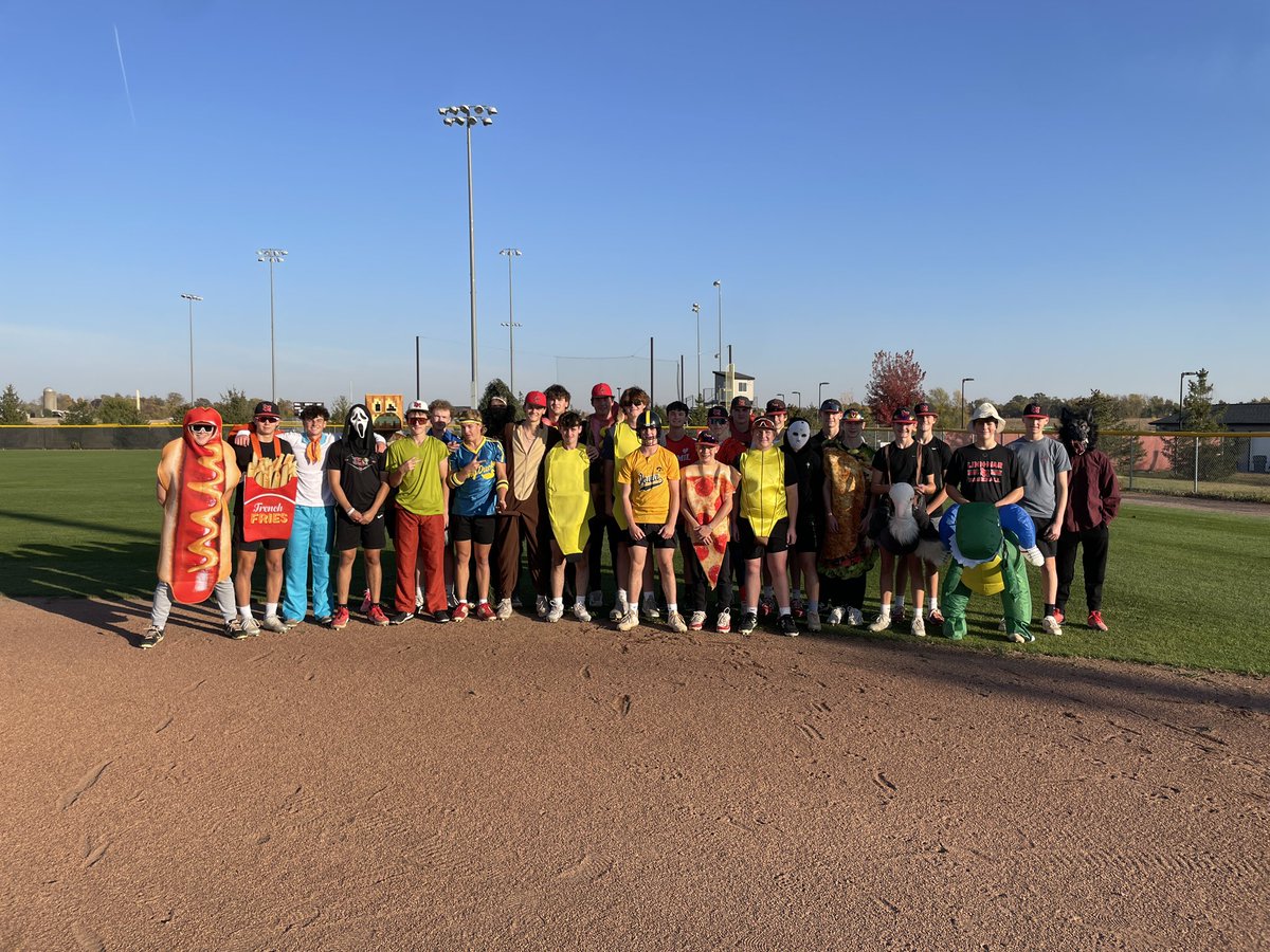 Linn-Mar Baseball tweet media
