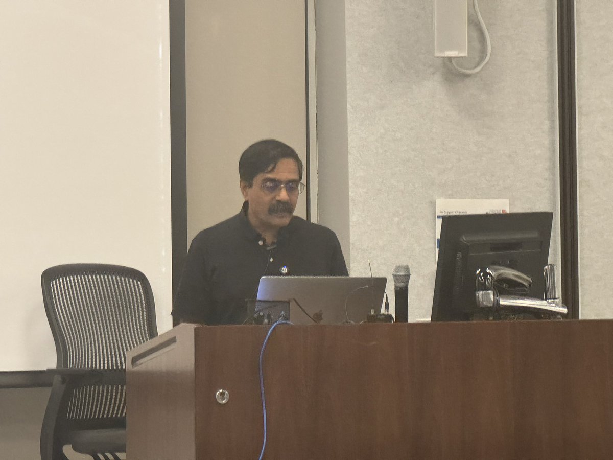 tinyrobots tweet media