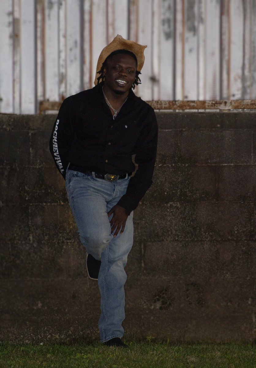 yhungdecain's tweet image. We do things ah li different round here 🌵🏜️ #LLRB #bucklemeetings #buckle