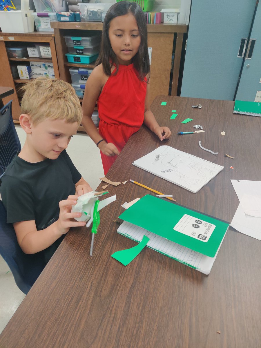 hixsecondgrade's tweet image. At the science lab making a prosthetic model of an eagles beak using collaboration @eDeLeon_Garcia @LundquistJess @NISDCarlosCoon