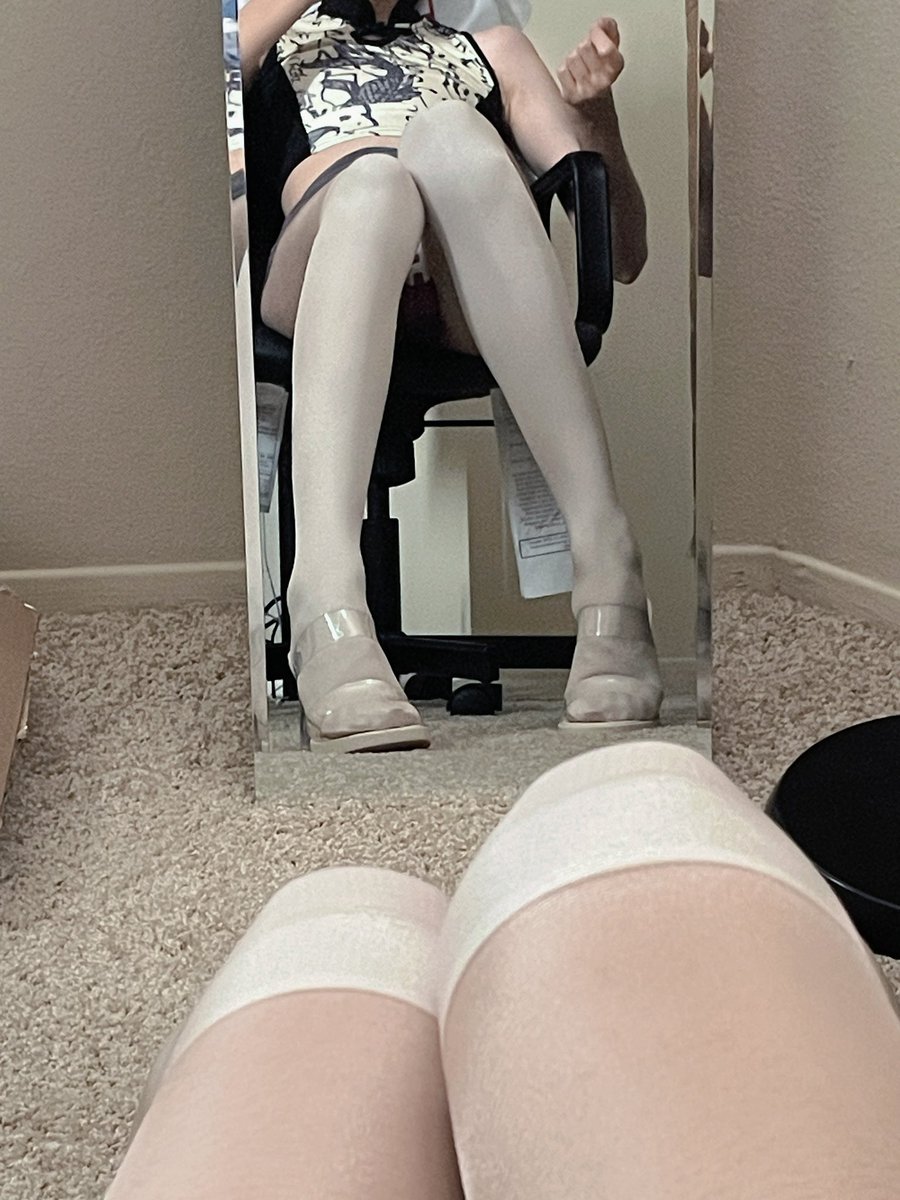 kmraoi's tweet photo. 找不到符合口味的色图就自己创造色图
#伪娘 #第四爱 #贞操锁 #sub #白丝足底 https://t.co/SbNRvgCjDe