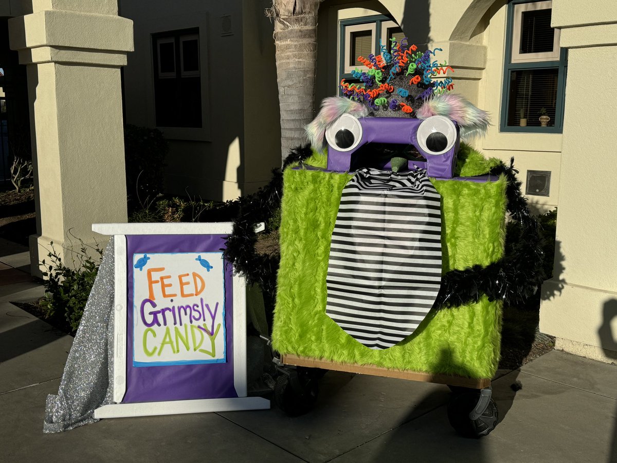 Grisly is hungry and needs to be fed with wrapped candy for Foussat’s first ever Trunk or Treat!  He’ll be in front of the school everyday until Thursday!!@FoussatSchool@OsideUSD