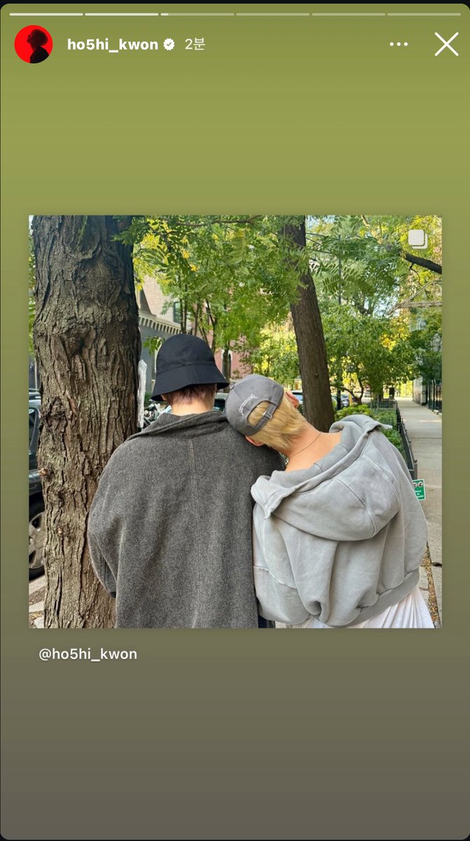tomoorkaresi's tweet photo. 무려 스크롤을 10번을 넘겨야 나오는 사진인데
우리의 기개 짱 쥐아비,
그냥 스토리에 박제시켜버림
게시물에 이런 사진… 있다고 https://t.co/FeGWalCXOM
