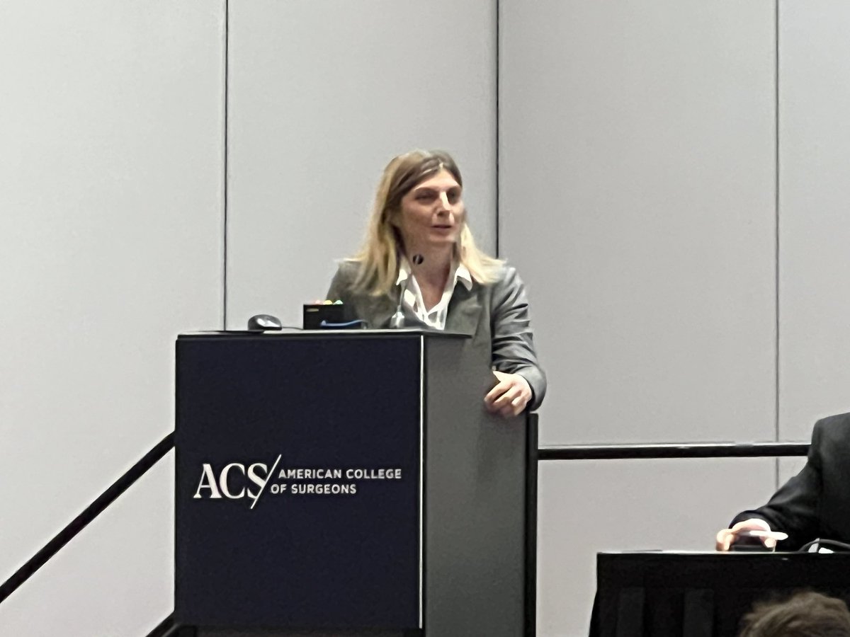 chiaro_del's tweet photo. Great talk by @IlariaPergolini on her International ACS scholarship experience! Thank you again for visiting @CUpancreas. Many thanks to @AmCollSurgeons for giving this great opportunity to so many talented young colleagues. https://t.co/OI0efcBaXp