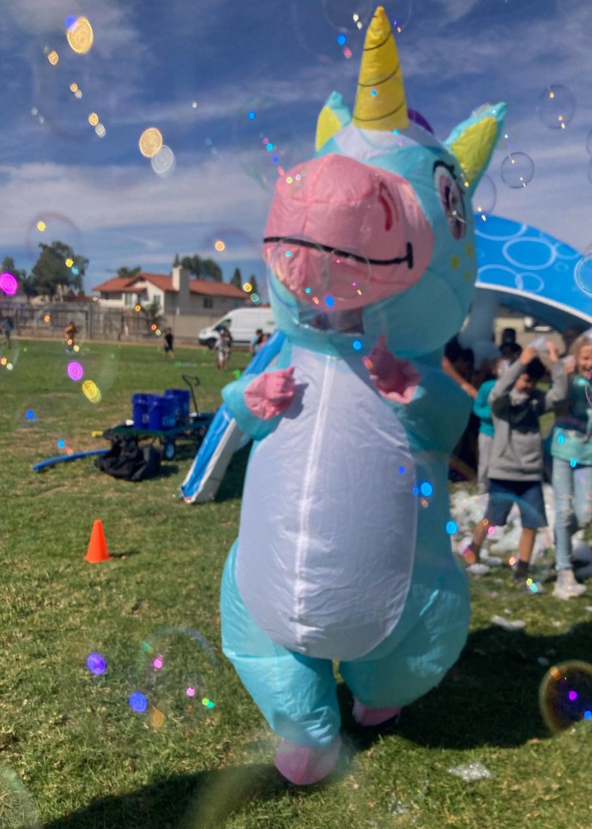 jcae2008's tweet photo. Today was a fun day!!
Got my steps in with the kids at our school #BubbleRun. https://t.co/5I956cgluA