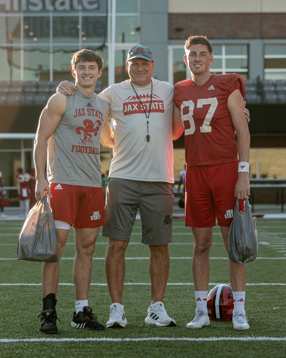 This week’s Nacho Dip Award Winners‼️

<a href="/CarterLambert20/">Carter Lambert</a> 
<a href="/J_Dawson9/">Jack Dawson</a> 

#HardEdge | #EarnSuccess