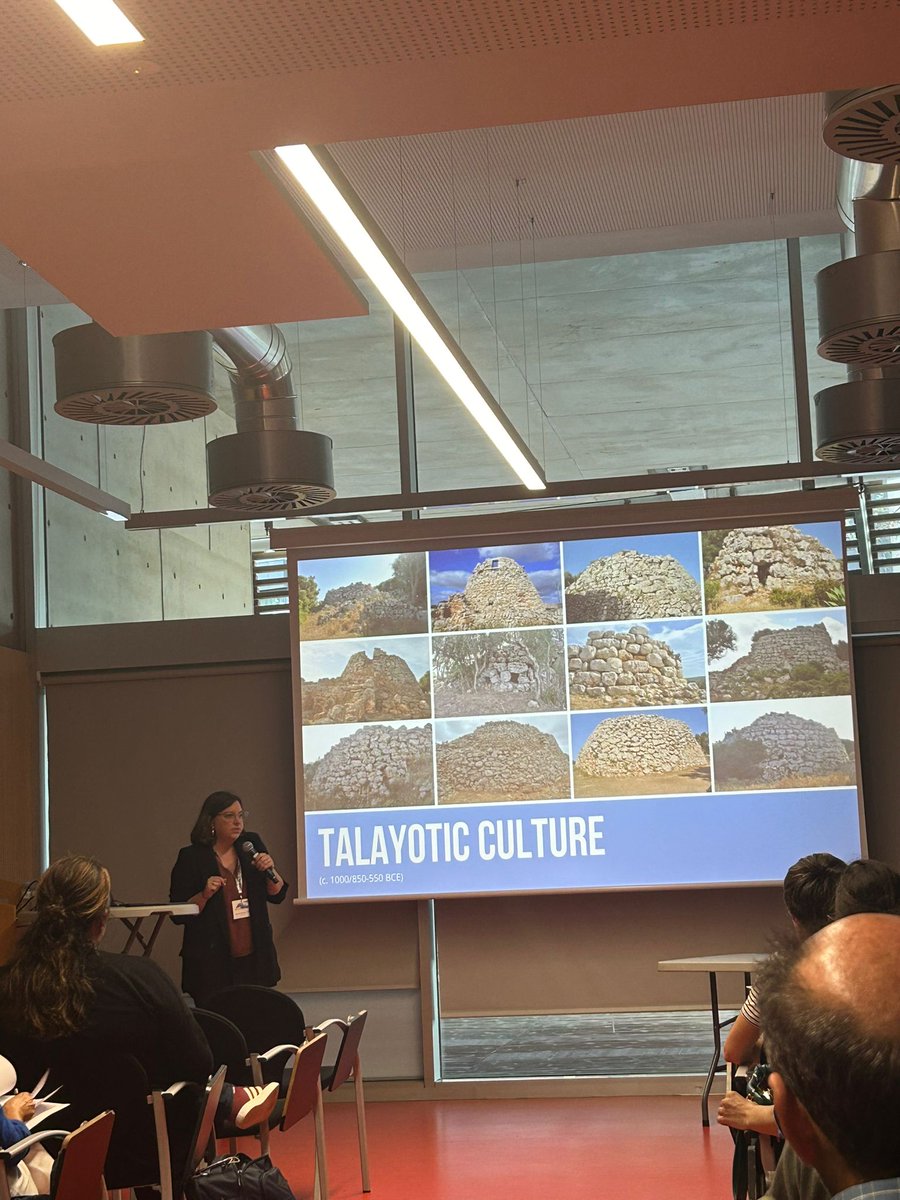 alexgalmes's tweet image. Today at SIMEP (@asd_csic) talking about "Tracing identities across the island landscape. Monumental architecture and visual network analysis in Talayotic Iron Age Menorca".
Thanks to the organisers for a very interesting session!
@IncipitCSIC @ArqueoUIB
