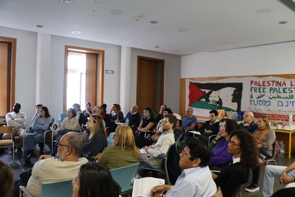 Bloco_Braga's tweet photo. O Bloco de Esquerda organizou, no passado fim-de-semana, as Jornadas Antirracistas a Norte!

Depois do Encontro Nacional Antirracista, estivemos no Porto e em Braga, onde falamos sobre as estruturas racistas e coloniais da nossa sociedade. https://t.co/NyEJHkZnye