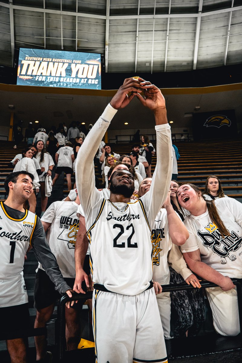 RGC opens up next Monday 🔥👀

Get your tickets for the Jackson State charity game 
🎟️ » smttt.info/3SIZibs

#LaFamilia | #SMTTT