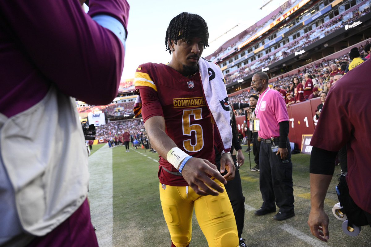 RapSheet's tweet image. #Commanders QB Jayden Daniels, who left Sunday’s win early because of his ribs, suffered an injury that is not considered to be serious but does require treatment and monitoring throughout the week, sources say.
His status vs. the #Bears is up in the air.