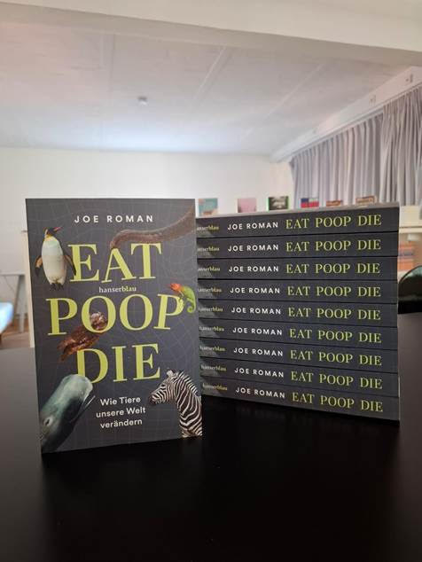 Eat, Poop, Die out today auf deutsch (in German).