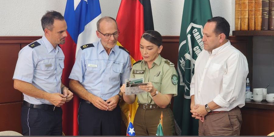 CarabInternac's tweet image. En la @EscuelaCarab y durante toda la semana, nos reunimos junto a la Policía de #Friburgo liderados por su presidente Franz Semiling, compartiendo experiencias en el ámbito de “Nuestros Valores y Liderazgo Transformacional”.
#CarabinerosDelCentenario