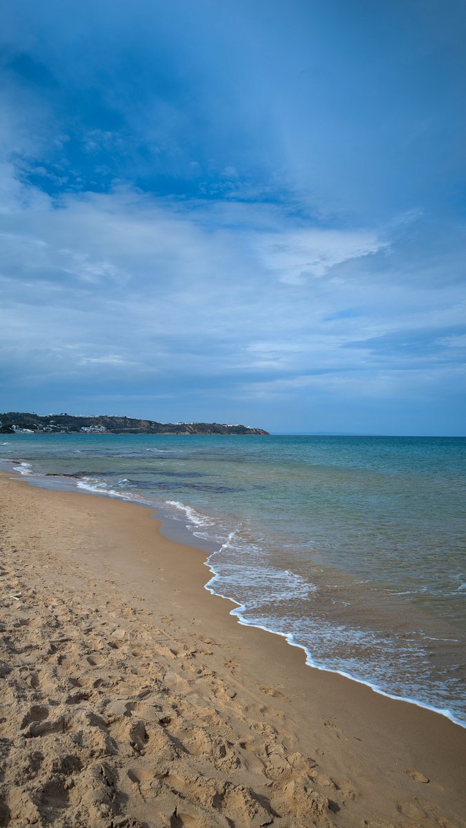 kiffeur's tweet photo. Petite baignade avec la plage pour toi tout seul hors saison, les fricassés à 0,25€, l'accueil super chaleureux des Tunisiens, vraiment un pays de fou je reviendrais faire le sud très vite 🇹🇳❤️ https://t.co/14DiYd0QDy