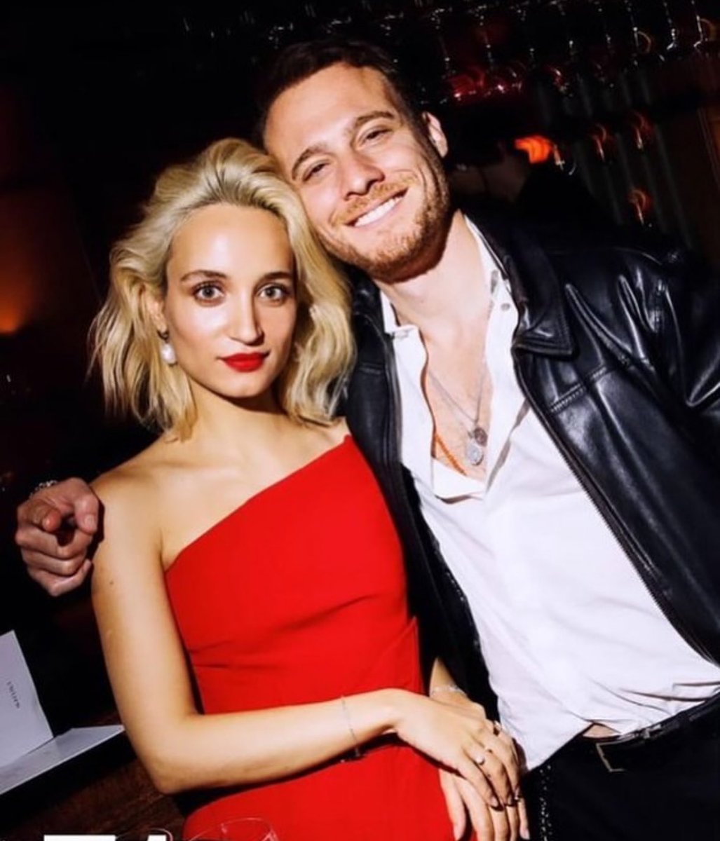 TvDunyasii's tweet photo. #KeremBürsin, Sabancıların torunu Melisa Tapan ile aşk yaşıyor…

(Birsen Altuntaş) https://t.co/MaXtCRRsyR