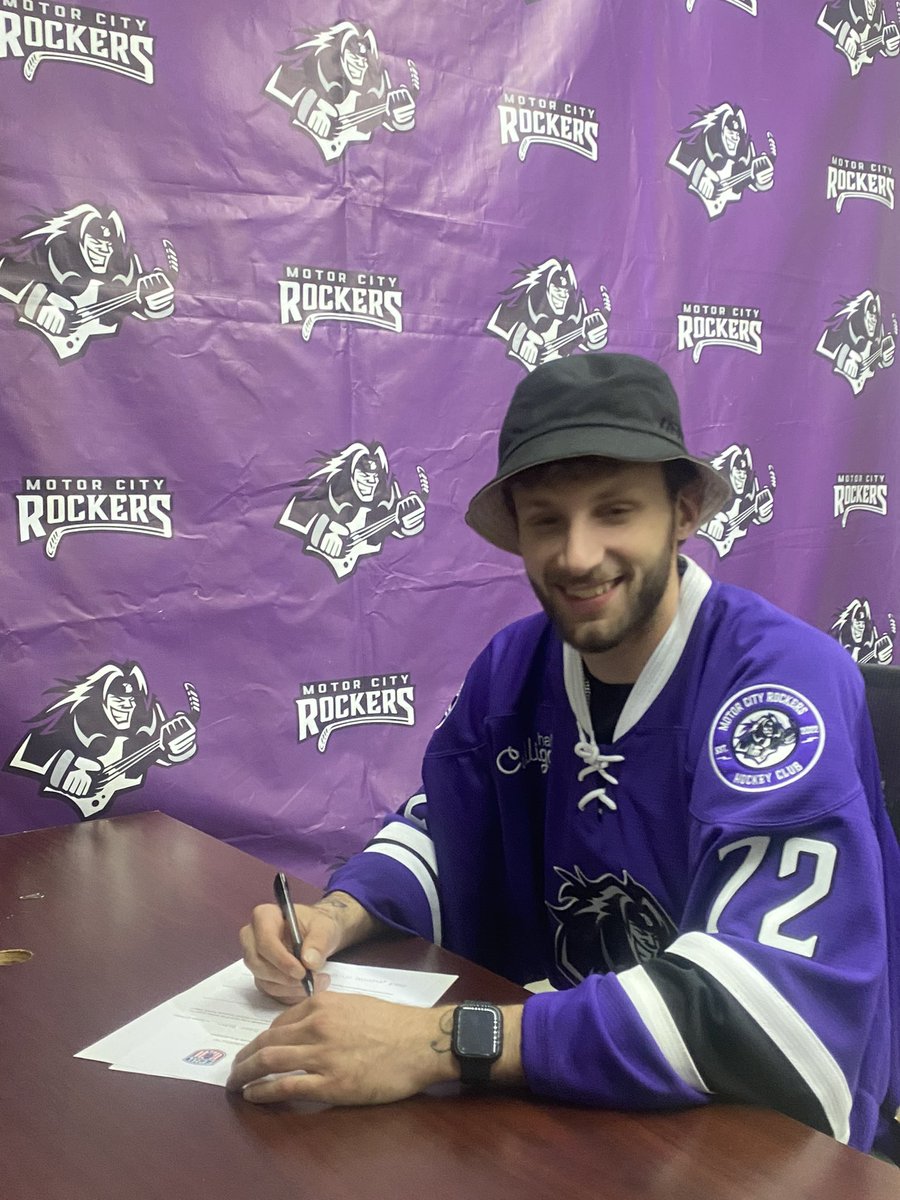 RockersHockey's tweet photo. The ink has barely dried on this new signing! GUESS WHO IS BACK!? #rockon #motorcityrockers #babin https://t.co/8irDgUZU8Q