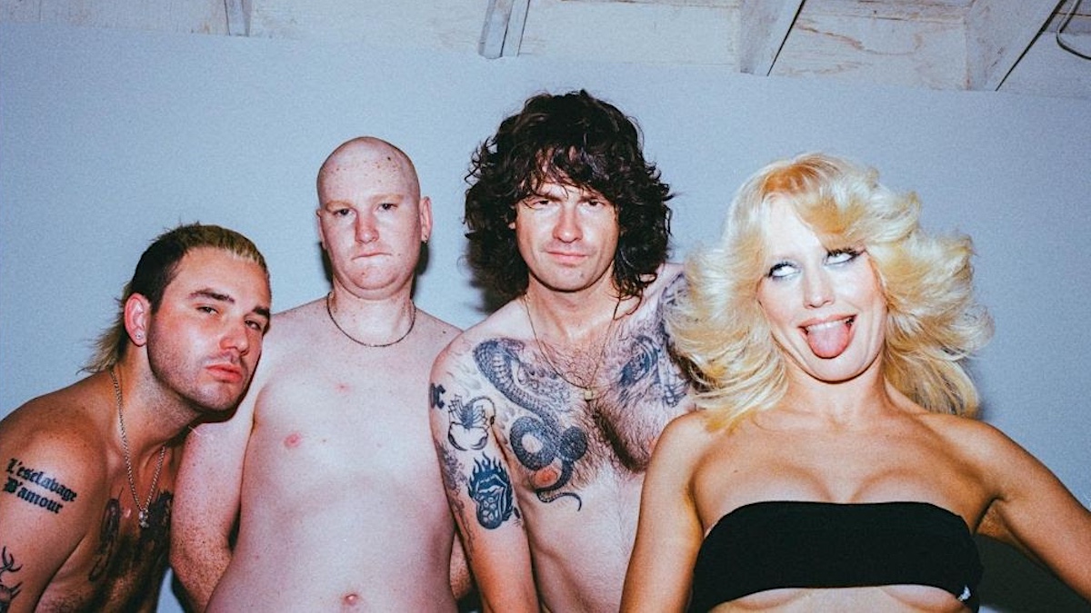 consequence's tweet photo. The mighty @AmylAndSniffers have unveiled  a new single called "Jerkin" along with an X-rated music video → https://t.co/kbj9ZJXPle https://t.co/tVkMr7ZlQB