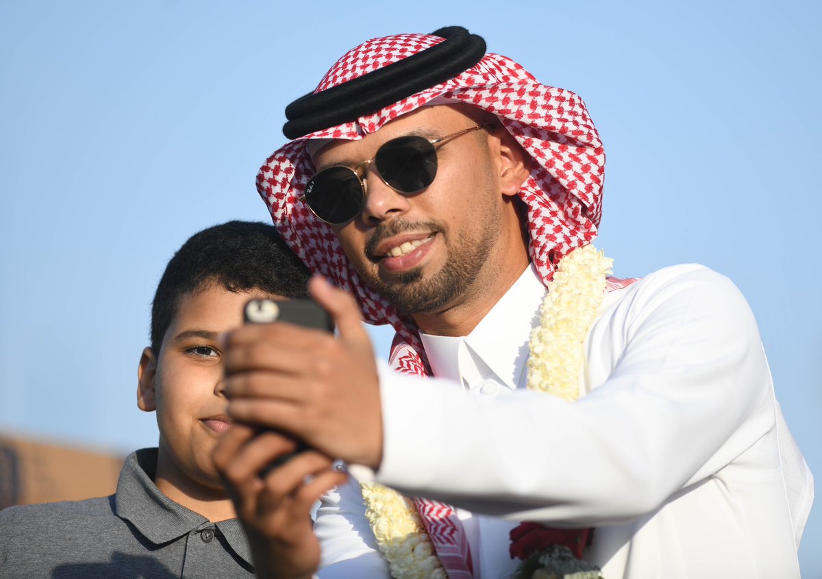 jeme_2014's tweet photo. للتاريخ!

تشرفت في توثيق لحظات لا تنسى لصناعة تاريخ جديد في تاريخ الرياضة السعودية 

شكراً لإتاحة الفرصة 😍🧡
@OLYAN15K 
@Hattanalharbi https://t.co/phG6zdct0l