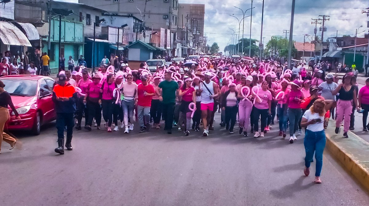 ConcejoM_EZ's tweet photo. Trabajadoras del CMEZ se unieron a la caminata rosa 3K "Por ti Mujer"

Por cuarto año consecutivo, Zamora se vistió de rosa en un recorrido lleno de alegría, en dónde mujeres y hombres del Concejo Municipal de Ezequiel Zamora recorrieron 3k por la lucha contra el cáncer de mama. https://t.co/Yg3DUlcFzQ