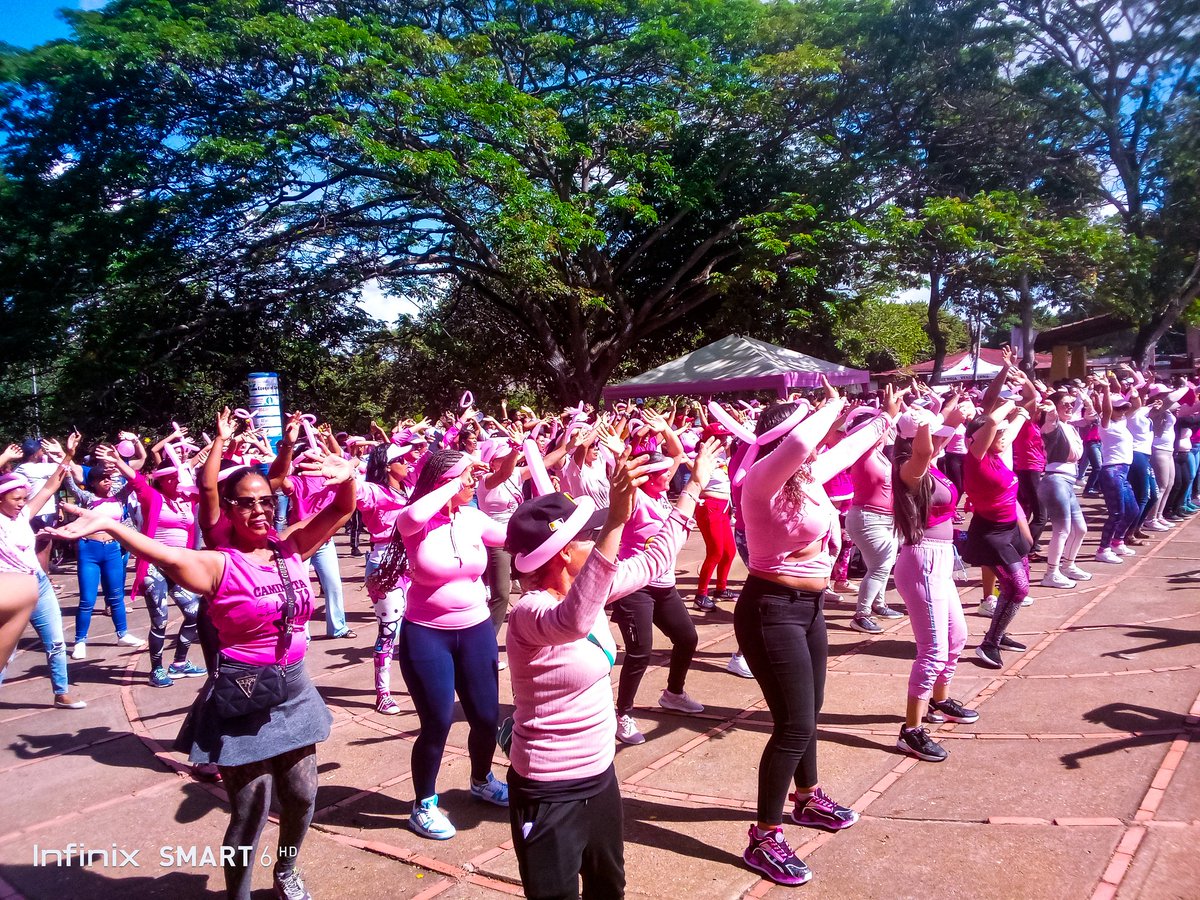 ConcejoM_EZ's tweet photo. Trabajadoras del CMEZ se unieron a la caminata rosa 3K "Por ti Mujer"

Por cuarto año consecutivo, Zamora se vistió de rosa en un recorrido lleno de alegría, en dónde mujeres y hombres del Concejo Municipal de Ezequiel Zamora recorrieron 3k por la lucha contra el cáncer de mama. https://t.co/Yg3DUlcFzQ