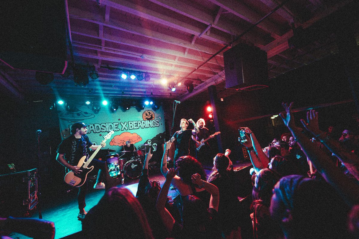 Broadside_'s tweet photo. Thank you Jacksonville! 

Texas shows start tomorrow -

HOUSTON➡️SAN ANTONIO➡️DALLAS

📷: @__kidleo https://t.co/J9Z2L2B1J7