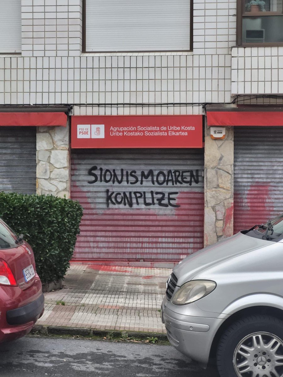 Denunciamos las pintadas aparecidas en nuestra Agrupación de #uribekosta

El Gobierno de <a href="/sanchezcastejon/">Pedro Sánchez</a> sigue trabajando para poner fin a la #guerra en #orientepróximo.
<a href="/PSEBizkaia/">PSE-EE BIZKAIA</a> <a href="/socialistavasco/">Socialistas Vascos - Euskal Sozialistak / ❤️</a> <a href="/PSEBarakaldo/">PSE Barakaldo / ❤</a> <a href="/enekoandueza/">Eneko Andueza</a>